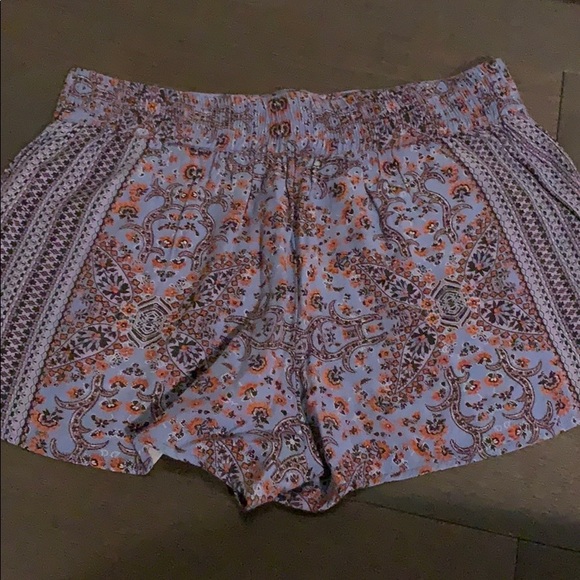 Shorts - Picture 1 of 3